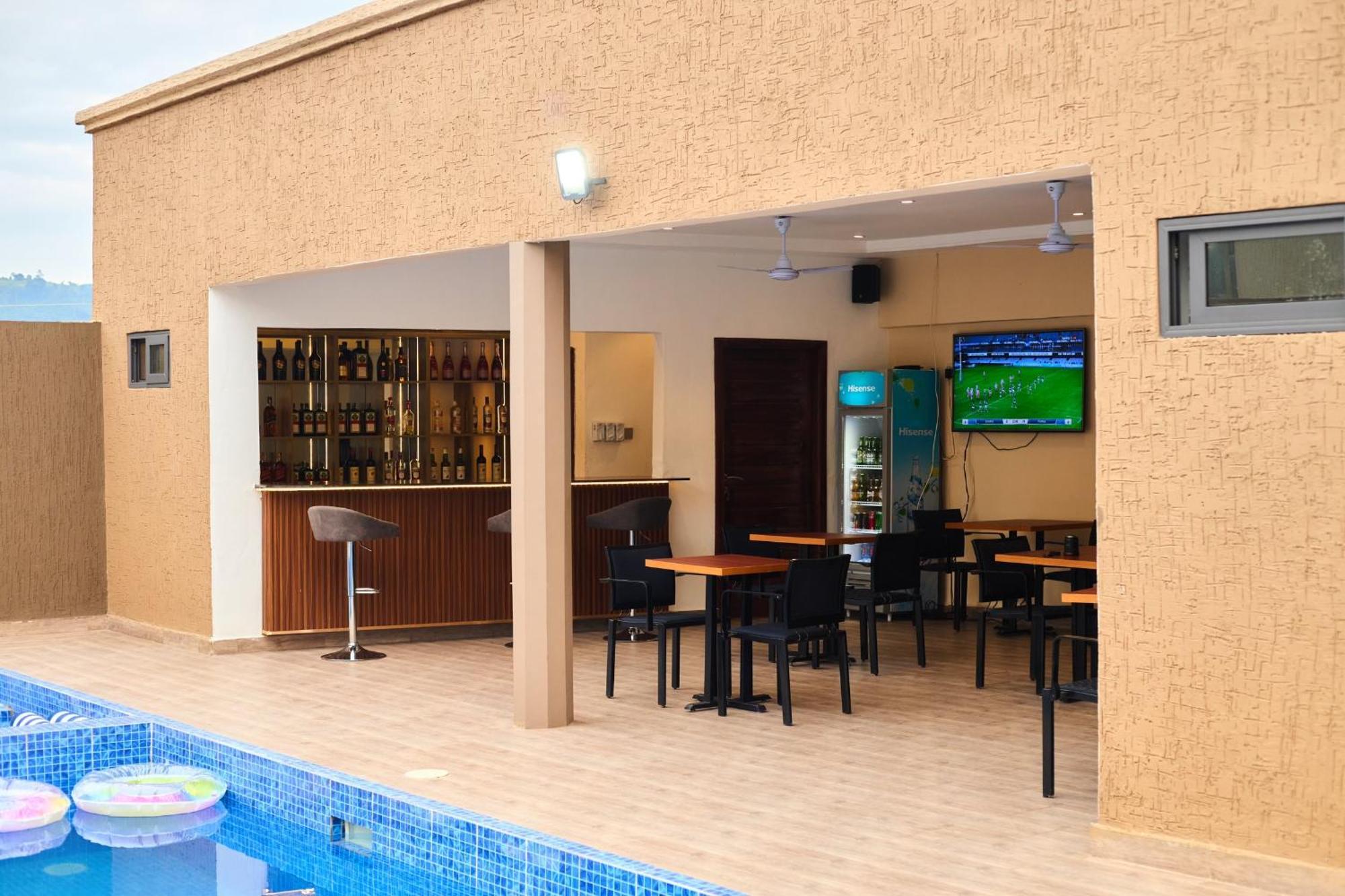 Aiden Homes And Apartments Hotel Koforidua Exterior photo